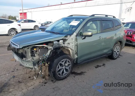 2021 Subaru Forester Premium z USA, uszkodzony, nr VIN JF2SKAJCXMH563504